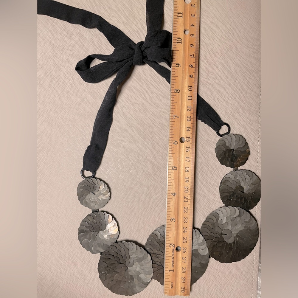 Graduated Statement Bib Necklace - Picture 5 of 8
